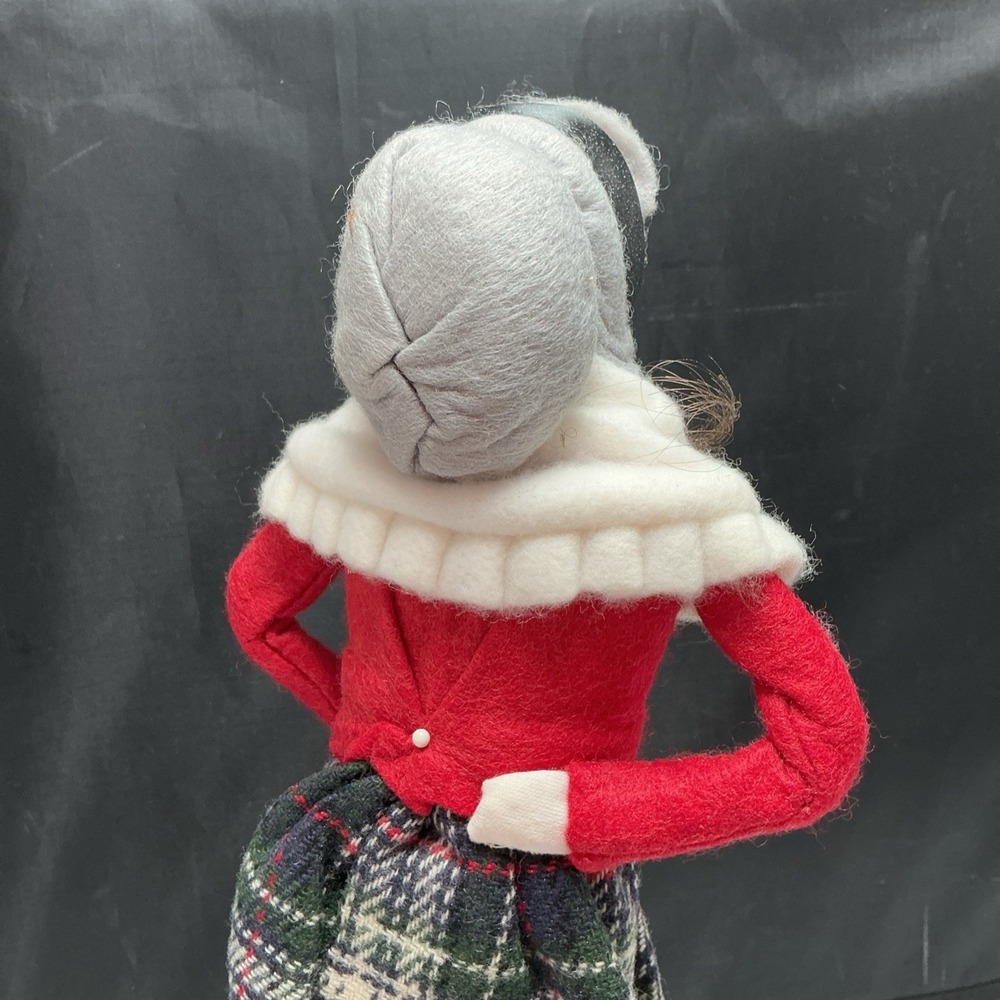Byers Choice 1993 Limited Edition 53/100 Ice Skater Woman Plaid White Base RARE - Picture 5 of 11